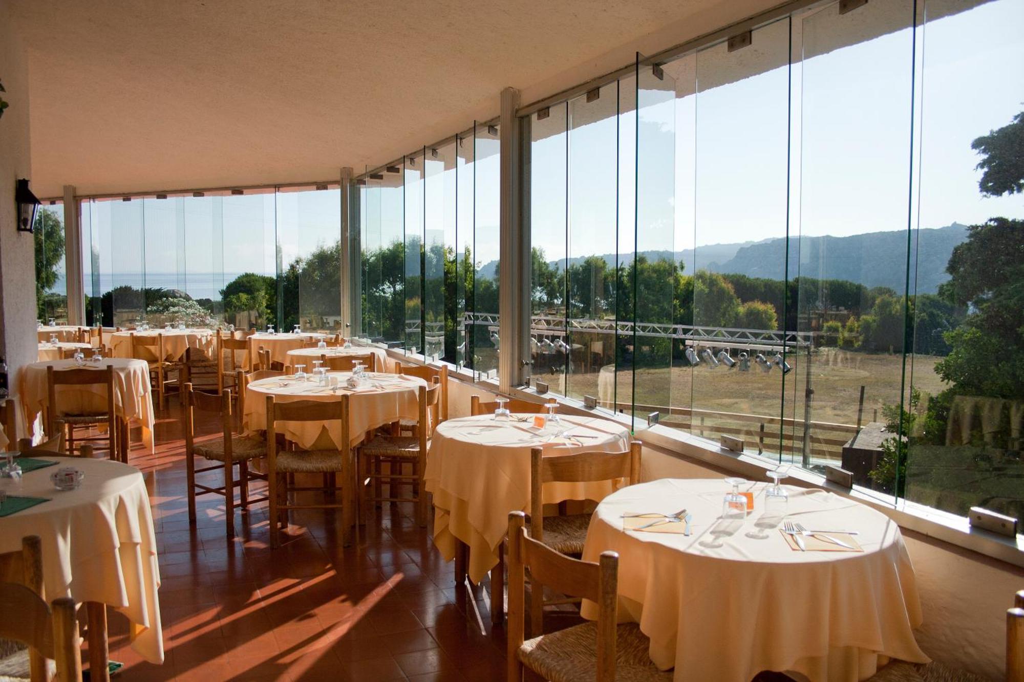 Hotel Mirage Santa Teresa Gallura Buitenkant foto