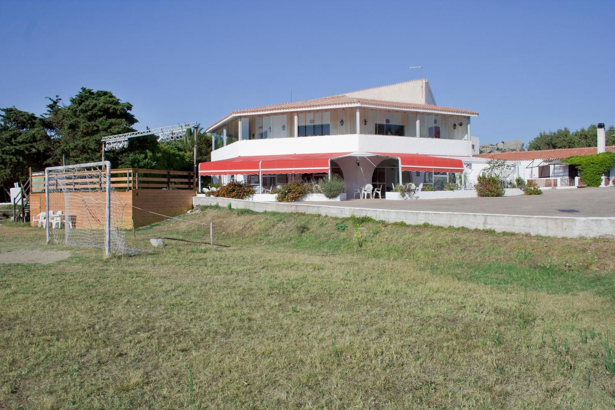 Hotel Mirage Santa Teresa Gallura Buitenkant foto