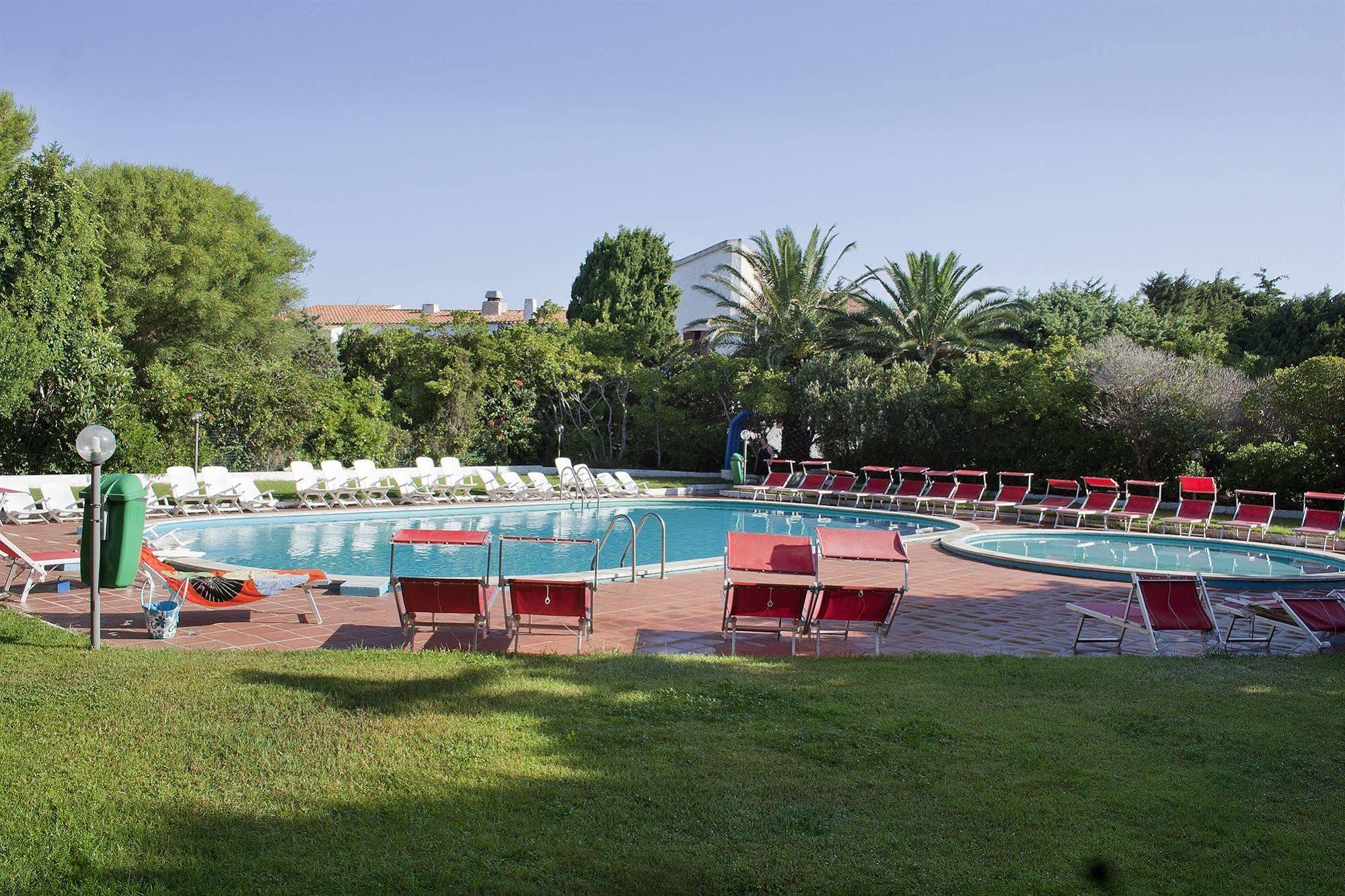 Hotel Mirage Santa Teresa Gallura Buitenkant foto